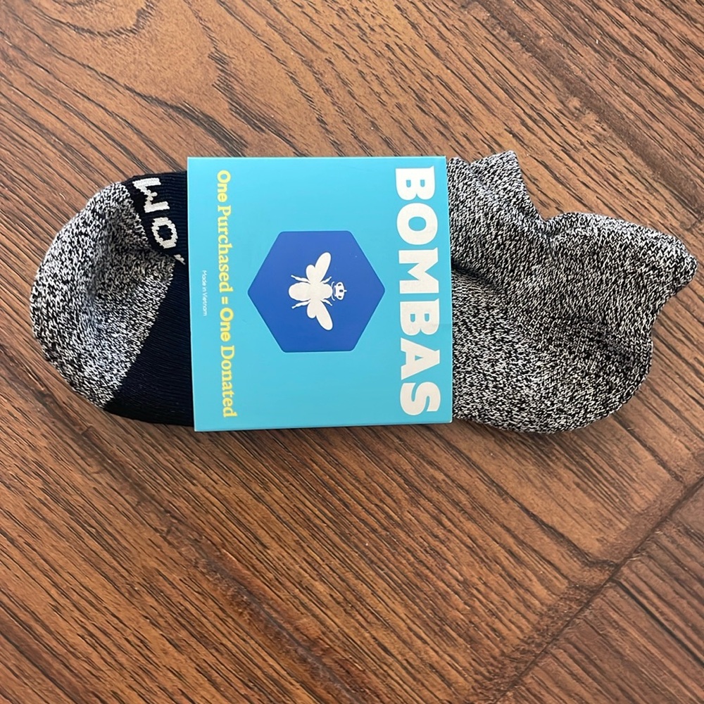 NWT women’s Bombas ankle socks
